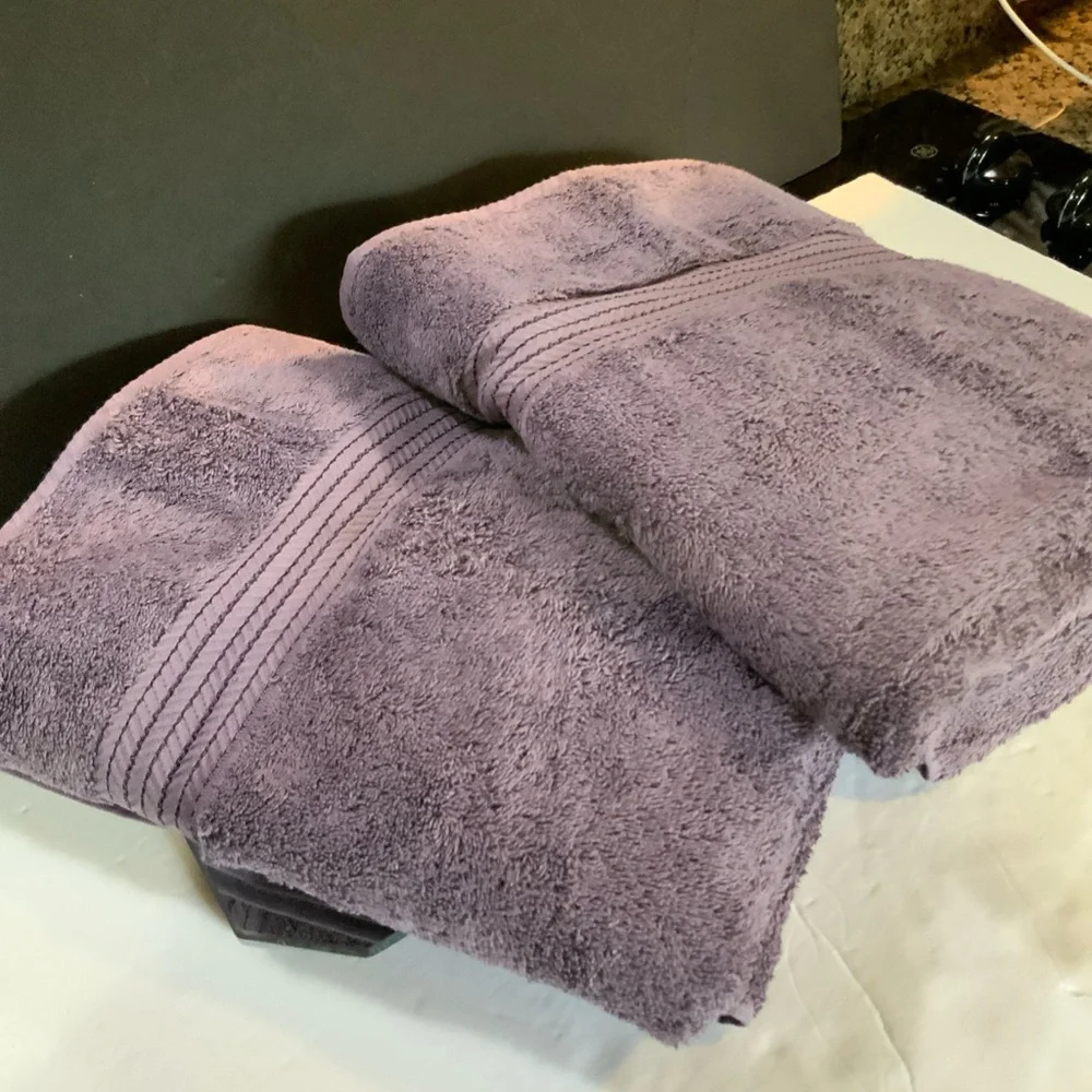 Chris Madden Home Collection Bath Towels Purple Moon Set of 2 Egyptian Cotton